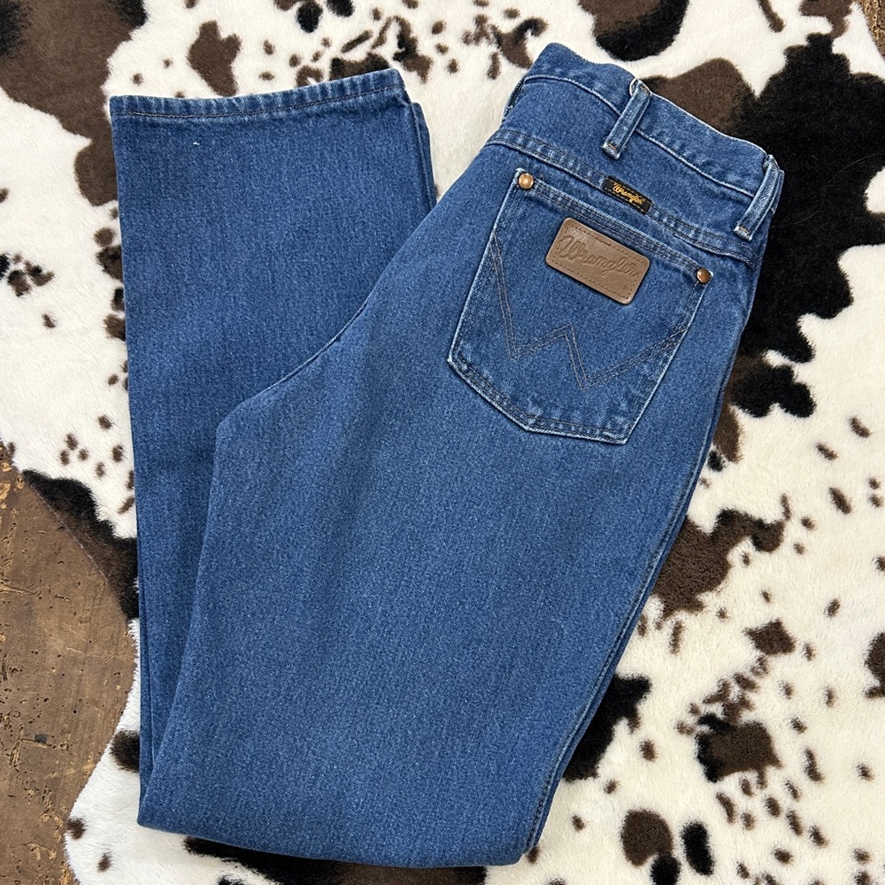 Men’s wranglers. Size 33x32 still in great shape. No stains or tears.